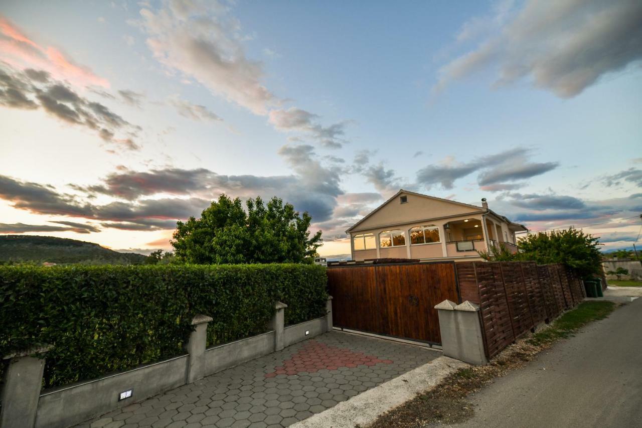 Kuca Za Odmor Lukic Villa Donje Rastane Exterior photo